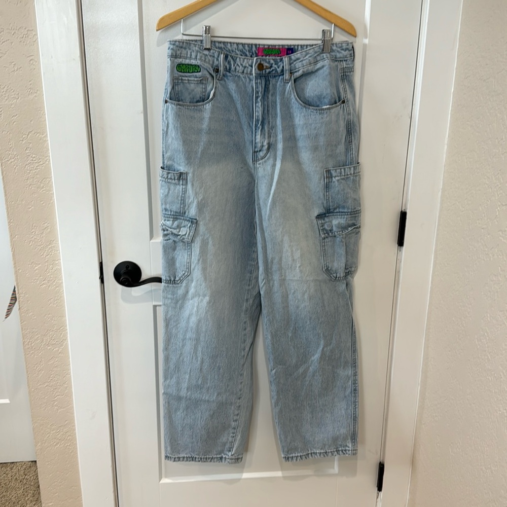 Women’s cargo Empyre Jeans size 12 light wash
